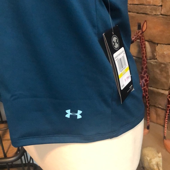 Women’s Under Armour athletic tank top, Loose fit! - Picture 3 of 8